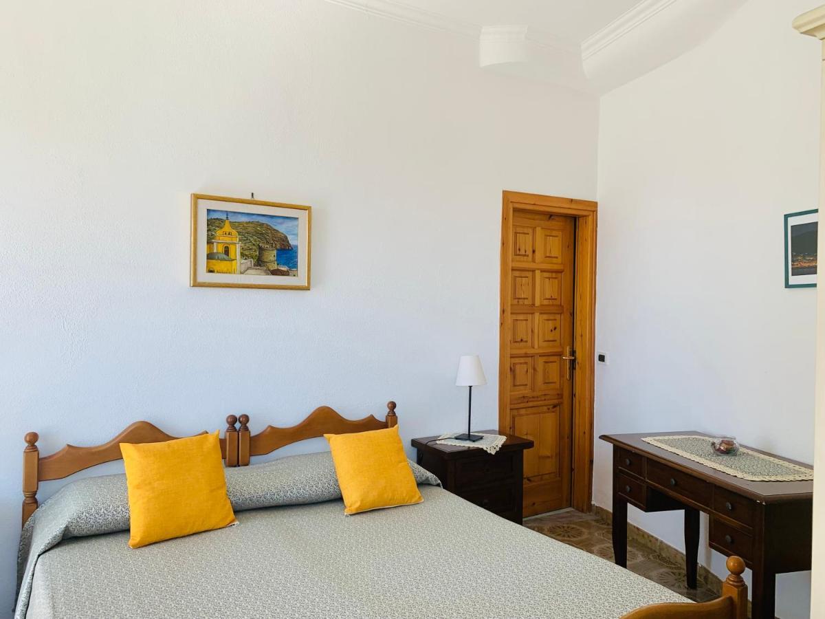 Pensione Casa Verde Sant'Angelo  エクステリア 写真
